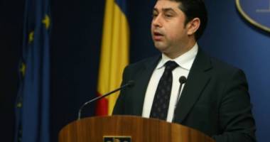 Stire din Eveniment : Fostul ministru Cristian David, adus cu mandat la DNA