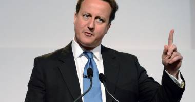 Stire din Actualitate : David Cameron amenință că va închide BBC