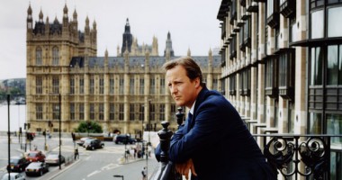 Stire din Actualitate : Premierul britanic, în centrul unui scandal monstru în timp ce se află în vacanță