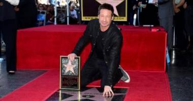 Stire din Actualitate : David Duchovny a primit o stea la Hollywood