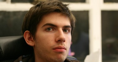 Stire din Diverse : Yahoo îl plătește pe fondatorul Tumblr cu 110 milioane de dolari ca să nu plece din companie timp de patru ani