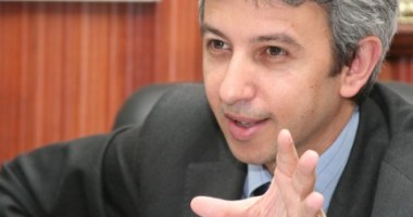 Stire din Politică-Administrație : Dan Diaconescu, așteptat de 1 Mai, la Constanța