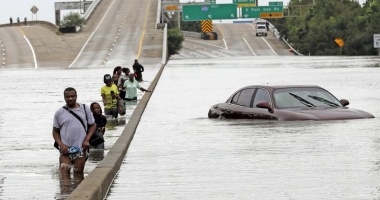 Stire din Actualitate : Trump cere Congresului 7,85 miliarde de dolari ca ajutor după uraganul Harvey