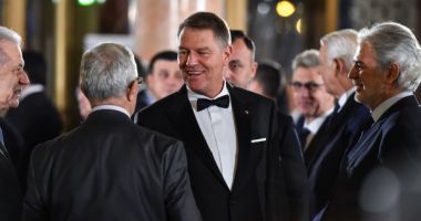 Stire din Eveniment : IOHANNIS LA ATENEU: Să lăsăm adevărul să iasă la lumină