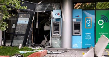 Stire din Eveniment : Bancomat aruncat în aer? Poliția cercetează!