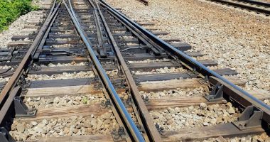 Stire din Eveniment : A avut zile! Tânăr rănit într-un accident feroviar