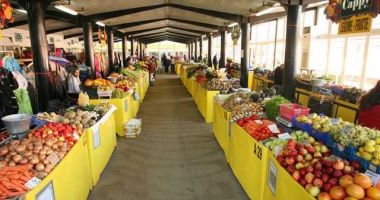 Stire din Economie : Alimentele și serviciile, tot mai scumpe. Vezi care sunt în top!