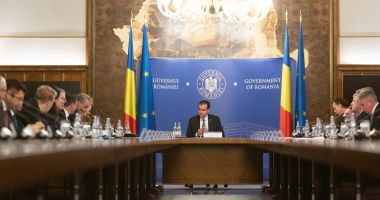 Stire din Politică-Administrație : E oficial! Ordonanță pentru amânarea dublării alocațiilor