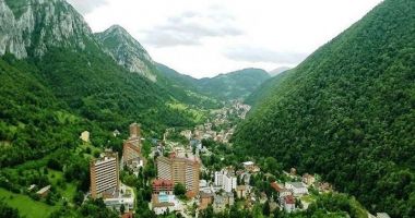 Stire din Eveniment : THE GUARDIAN: Băile Herculane, în topul destinațiilor de vacanță
