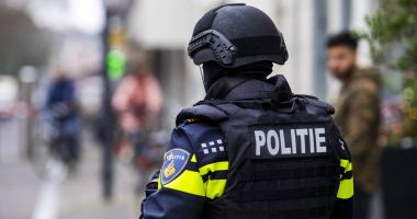 Stire din Eveniment : Metoda "Loverboy": percheziții la persoane bănuite de proxenetism
