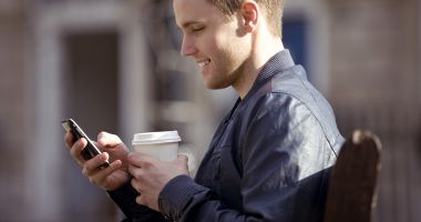Stire din Social : Peste 70% dintre internauții români comunică prin mesageria instant