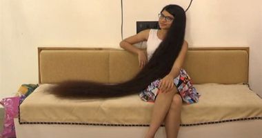 Stire din Fun : Adolescenta cu cel mai lung păr din lume și-a depășit propriul record