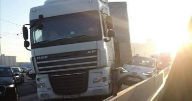 Stire din Eveniment : TIR contra Toyota pe autostradă. Cine avea prioritate?