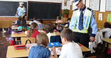 Stire din Eveniment : Activități preventive desfășurate de polițiști