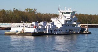 Stire din Eveniment : ACCIDENT NAVAL GRAV! Trei marinari dispăruți, aer otrăvit cu vapori de acid sulfuric