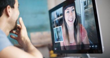 Stire din Eveniment : Premieră în România: Videochatul, INTERZIS de primărie!