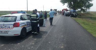 Stire din Eveniment : A făcut preinfarct la volan! Accident cu trei victime