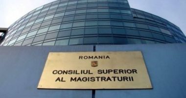 Stire din Politică-Administrație : CSM avertizează Parlamentul: STOP eliminării pensiilor speciale!