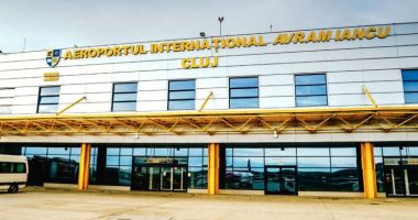 Stire din Eveniment : Stewardesă suspectă de coronavirus, transportată la spital