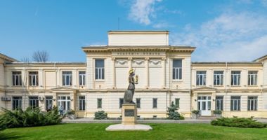 Stire din Cultură-Educație : Protest oficial: Academia Română vs. "limba moldovenească"!