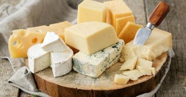 Stire din Economie : Brânza românească nu impresionează Europa. Cu laptele stăm și mai rău…