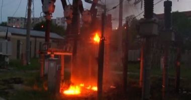 Stire din Eveniment : Zece blocuri, fără curent electric în toiul nopții! Ce au descoperit pompierii