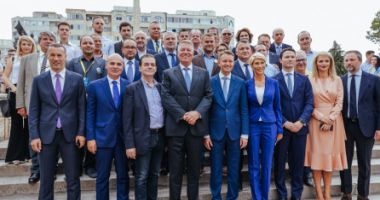 Stire din Politică-Administrație : Sondaj telefonic IMAS. Vezi cine conduce în preferințele electoratului!