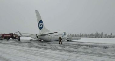 Stire din Actualitate : Aterizare cu peripeții în Rusia! Pasagerii au fost evacuați pe tobogane