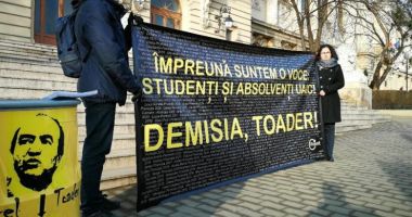 Stire din Eveniment : Protest la Universitatea "Al. I. Cuza" din Iași. Se cere demiterea rectorului