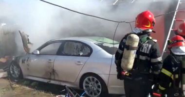 Stire din Eveniment : BMW-ul unui tulcean, în flăcări! A fost nevoie de intervenția pompierilor