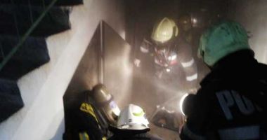 Stire din Eveniment : Panică în bloc! Zeci de evacuați în urma unui scurtcircuit la panoul electric