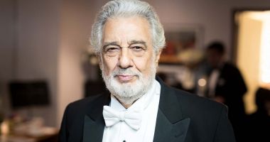 Stire din Cultură-Educație : Un mare artist cere iertare "pentru durerea pricinuită"
