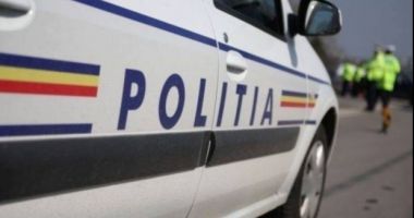 Stire din Eveniment : ACCIDENT DE MUNCĂ MORTAL: un bărbat a căzut de la etajul 4 al unui bloc de pe variantă!