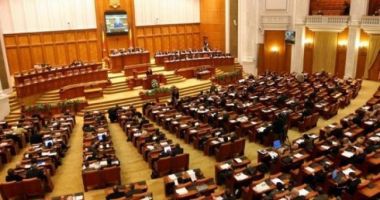 Stire din Politică-Administrație : Grupul liberal din Senat se întărește cu trei noi recruți
