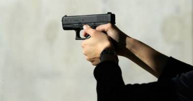 Stire din Eveniment : Dealer de etnobotanice, prins în flagrant de polițiști
