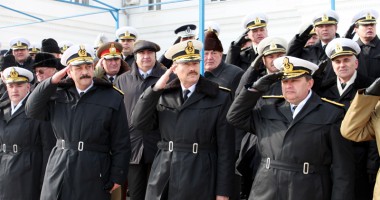 Stire din Eveniment : Decanul de vârstă al marinarilor militari împlinește 95 de ani