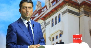 Stire din Politică-Administrație : Decebal Făgădău și-a prezentat proiectele din Economie, Turism și Sport: "Un oraș puternic are nevoie de o economie puternică"