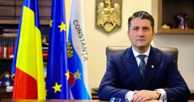 Stire din Politică-Administrație : Primarul Decebal Făgădău nu este de acord cu începerea școlii pe 15 septembrie