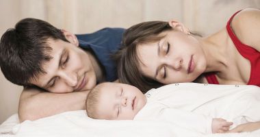Stire din Sănătate : Atenţie, părinţi! De ce nu dorm copiii singuri