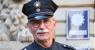 De ce răcește polițistul