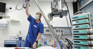 Stire din Social : O asistentă a murit la câteva zile după ce a fost diagnosticată cu noul coronavirus