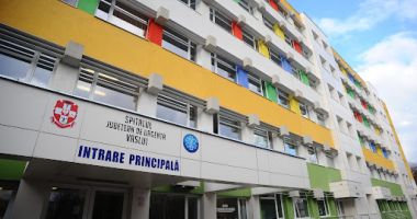 Un bărbat cu COVID a fugit din spital și a murit într-un șanț