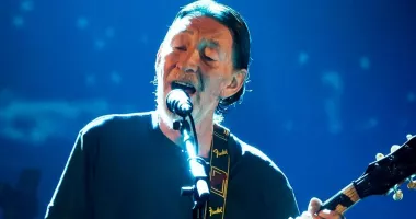 Stire din Actualitate : Chris Rea, interpretul piesei "Driving Home For Christmas", a murit la 74 de ani