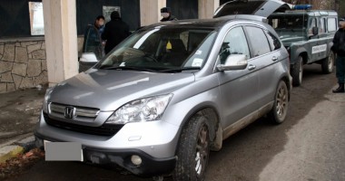Stire din Eveniment : De ce șoferii cu acte false nu-i  pot fenta pe polițiștii de frontieră