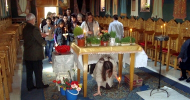 Stire din Cultură-Educație : De ce e bine să trecem, astăzi, pe sub masă