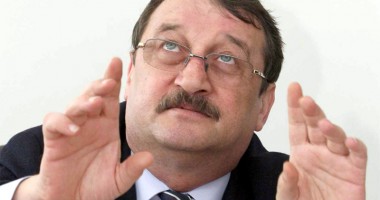 Stire din Eveniment : Mircea Băsescu  rămâne în arest
