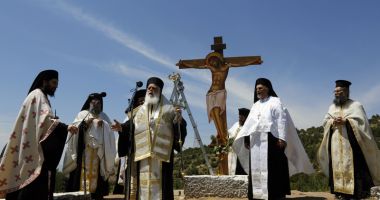 Stire din Actualitate : Decizie istorică în Grecia. Mii de preoți,  scoși de pe statele de salarii plătite de stat