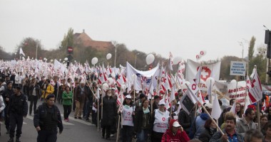 Stire din Sănătate : "Medicii trebuie să își continue demersurile"