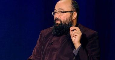 Stire din Actualitate : Preotul Visarion Alexa, declarații halucinante despre soția sa: ”Are 40 de ani, dar arată ca de 18”
