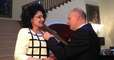 Stire din Cultură-Educație : Iată ce jurnalist a primit o decorație italiană